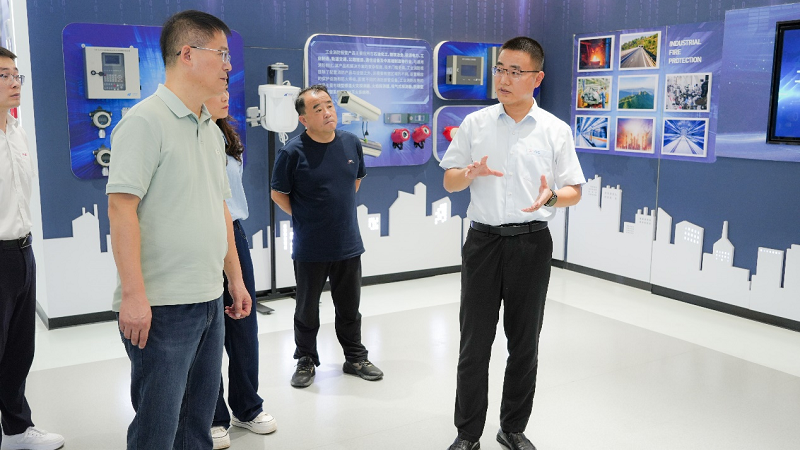 校企携手 合作共赢——蚌埠学院数理学院与依爱消防达成校外实习基地合作